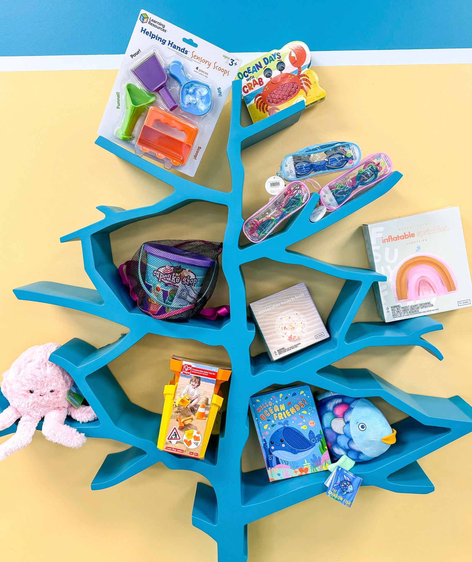 Shop with Moxie's Guide to the Perfect Beach Day